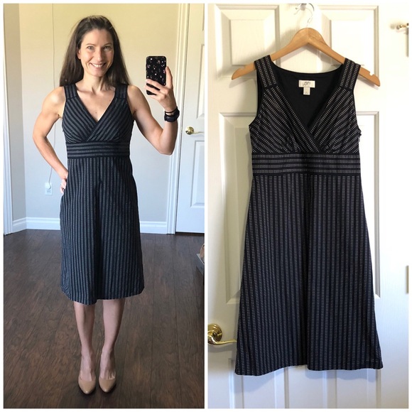 LOFT Dresses & Skirts - 🌸 4/$25 LOFT pinstripe office dress